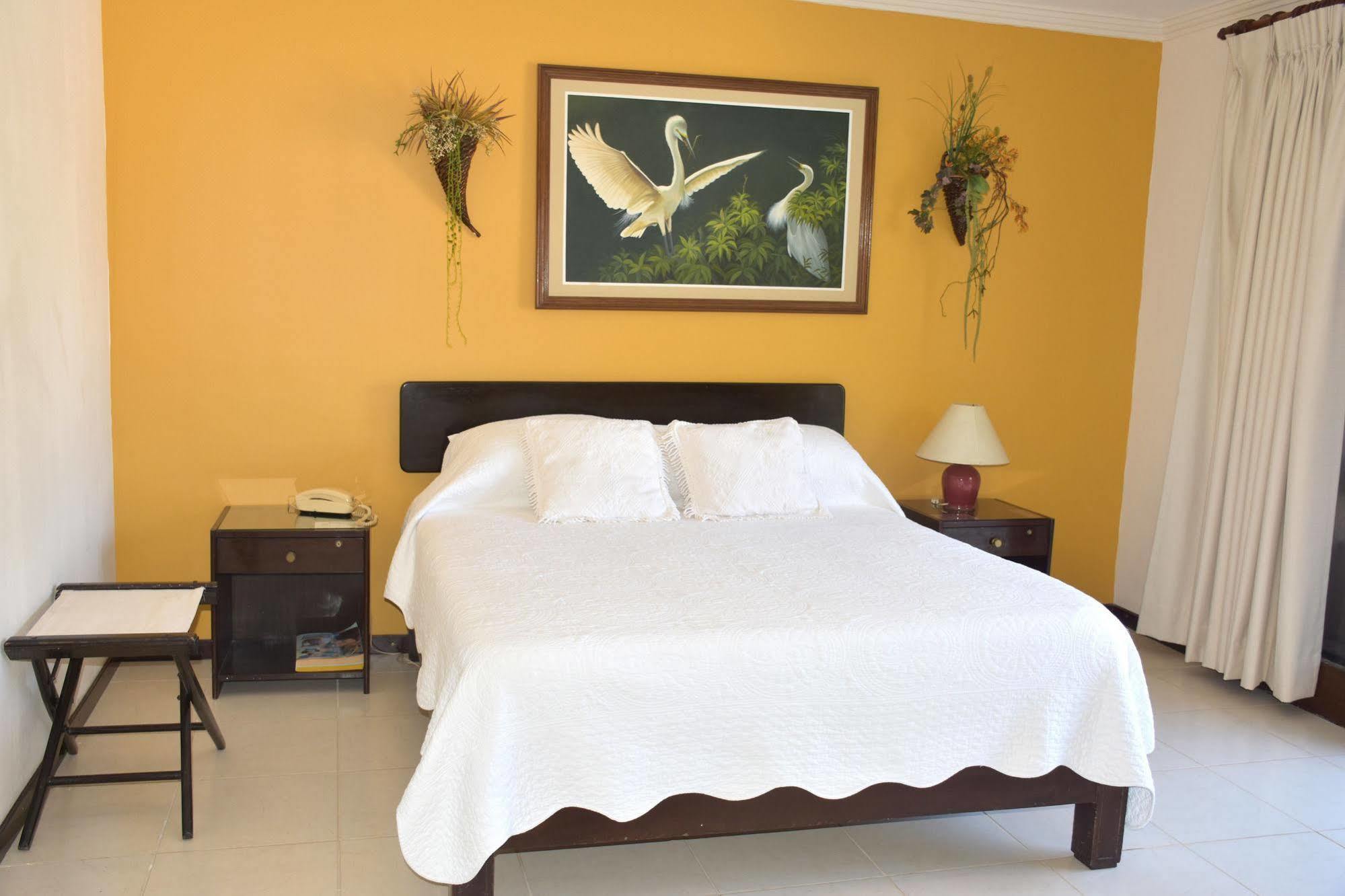 Hotel Sirari By Regina Santa Cruz de La Sierra Buitenkant foto